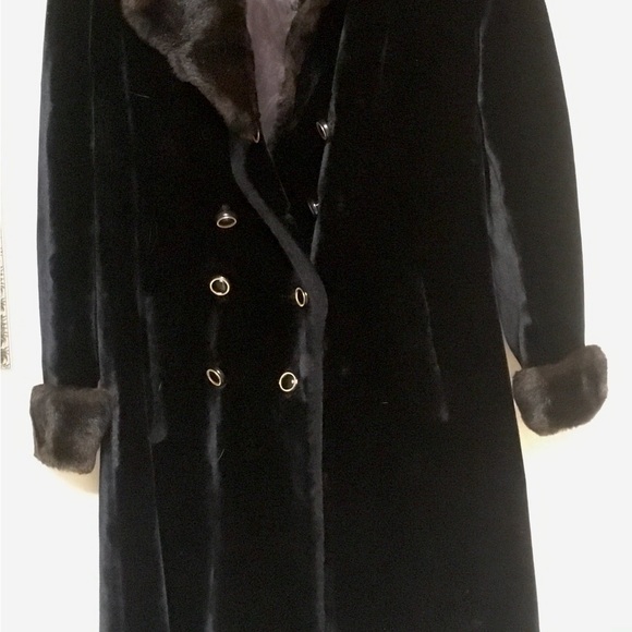 Lumi Fur – Black Knit Coat